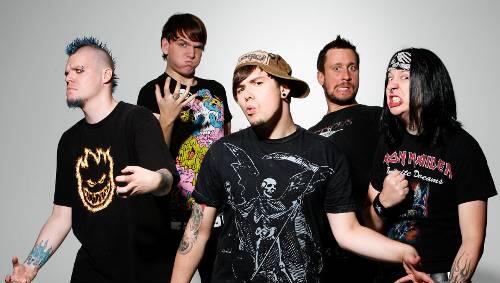 Sie wollen nur deine Seele: Die Metal-Core-Buben von Callejon sind wild, böse und zombiemäßig drauf. Sie wollen nur deine Seele: Die Metal-Core-Buben von Callejon sind wild, böse und zombiemäßig drauf.