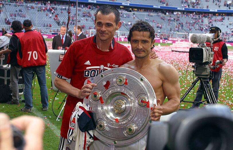 Willy Sagnol (l.) und Bixente Lizarazu feiern die Meisterschaft 2006.