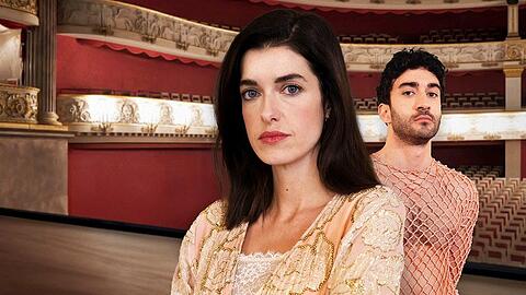 Die Miniserie "For the Drama" mit Marie Nasemann (Rolle: Rosa) und Eidin Jalali (Rolle: Gabriel) startet in der ARD-Mediathek.