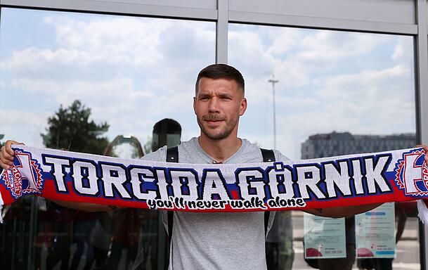 Lukas Podolski spielte zum Ende seiner Karriere in seiner Heimat Polen und kaufte auch Anteile am polnischen Erstligisten Gornik Zabrze. (Archivbild) Lukas Podolski spielte zum Ende seiner Karriere in seiner Heimat Polen und kaufte auch Anteile am polnischen Erstligisten Gornik Zabrze. (Archivbild)