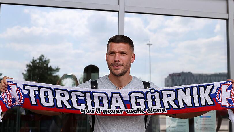 Lukas Podolski spielte zum Ende seiner Karriere in seiner Heimat Polen und kaufte auch Anteile am polnischen Erstligisten Gornik Zabrze. (Archivbild)