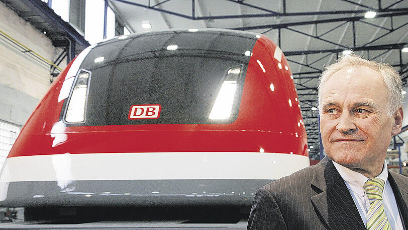 „Heute ist ein schlechter Tag für den High-Tech-Standort Deutschland“: CSU Chef Huber neben dem Transrapid-Modell. „Heute ist ein schlechter Tag für den High-Tech-Standort Deutschland“: CSU Chef Huber neben dem Transrapid-Modell.