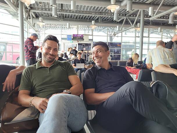 Claudio Pizarro und Giovane Elber begleiten den FC Bayerna auf Asien-Tour. Claudio Pizarro und Giovane Elber begleiten den FC Bayerna auf Asien-Tour.