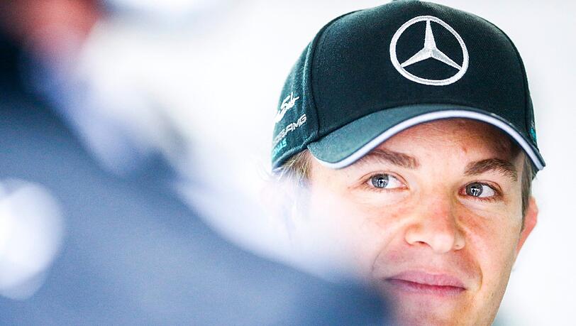 Nico Rosberg ist mit seiner Rolle als Zweiter bei Mercedes nicht zufrieden. Nico Rosberg ist mit seiner Rolle als Zweiter bei Mercedes nicht zufrieden.