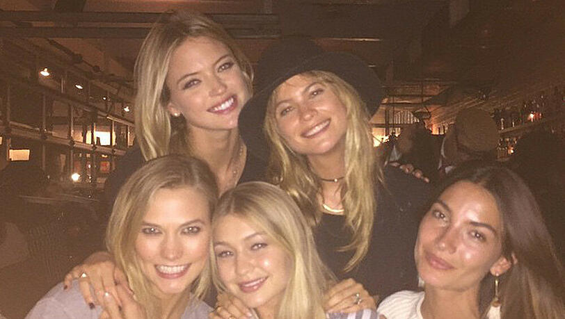 Fünf Schönheiten auf einem Bild: Karlie Kloss, Martha Hunt, Gigi Hadid, Behati Prinsloo und Lily Aldridge (v.l.) Fünf Schönheiten auf einem Bild: Karlie Kloss, Martha Hunt, Gigi Hadid, Behati Prinsloo und Lily Aldridge (v.l.)