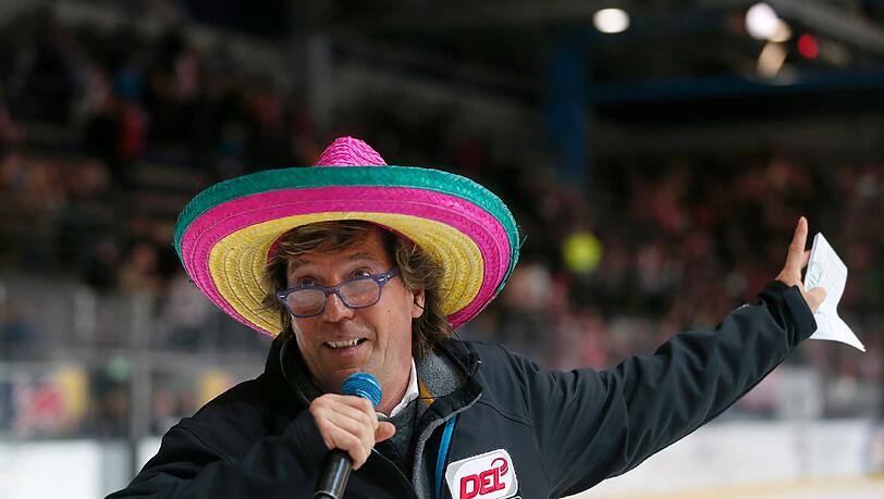 Leiht dem Münchner Eishockey seit 27 Jahren seine Stimme: Stefan Schneider. Leiht dem Münchner Eishockey seit 27 Jahren seine Stimme: Stefan Schneider.
