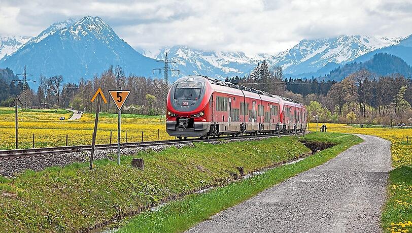 Mit der Bahn in die Berge – das möchten spätestens seit dem 49-Euro-Ticket viele. Doch in den Sommerferien droht vielerorts Ungemach.
