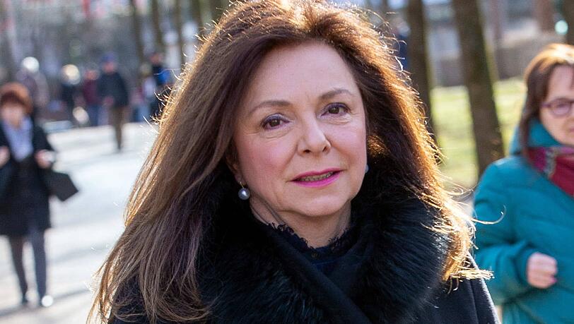 Uschi Dämmrich von Luttitz musste sich vor wenigen Wochen von ihrem Ehemann verabschieden. Uschi Dämmrich von Luttitz musste sich vor wenigen Wochen von ihrem Ehemann verabschieden.