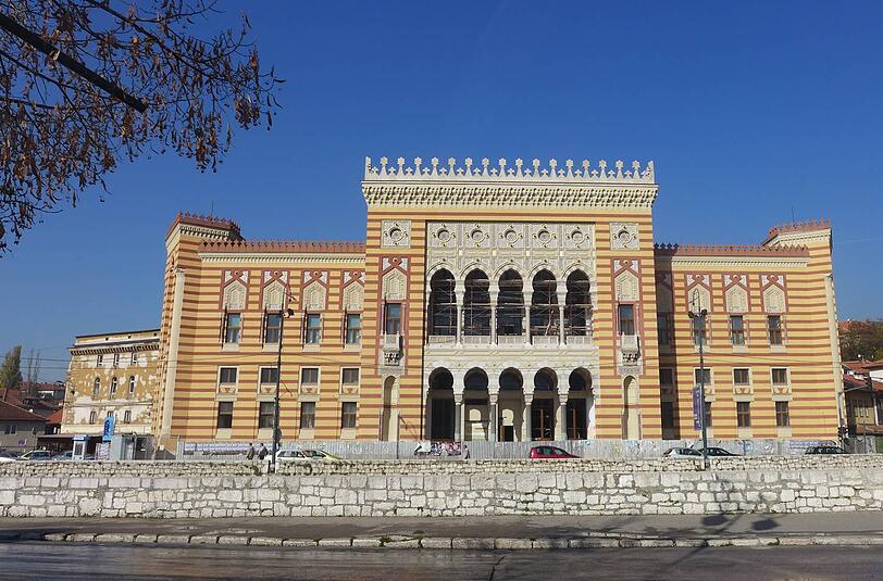 Wieder aufgebaut: Das Rathaus von Sarajevo.
