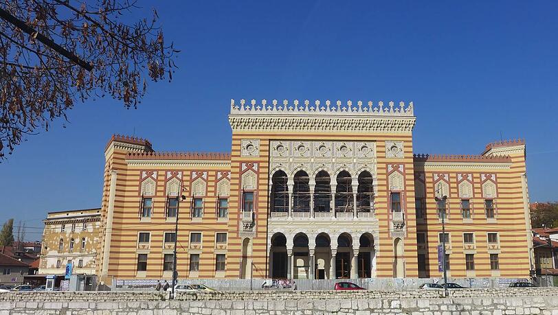 Wieder aufgebaut: Das Rathaus von Sarajevo. Wieder aufgebaut: Das Rathaus von Sarajevo.
