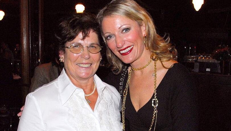 Monika Gruber und ihre Mutter Magdalena im Oktober 2006. Monika Gruber und ihre Mutter Magdalena im Oktober 2006.