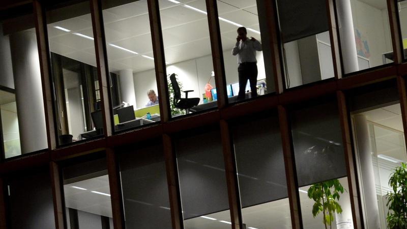 Durchschnittlich hat jeder abhängig Beschäftigte im Jahr 2017 jeweils knapp 27 bezahlte und unbezahlte Überstunden gemacht. Durchschnittlich hat jeder abhängig Beschäftigte im Jahr 2017 jeweils knapp 27 bezahlte und unbezahlte Überstunden gemacht.