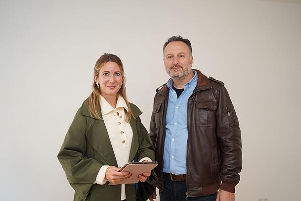 Vera Baum wählt die neuen Mieter aus. Olaf Frei ist Unternehmenssprecher der Vonovia.