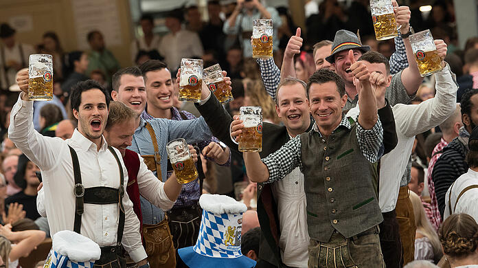 Toleranz im Bierzelt? Laut "Oktoberfestportal" sollte das nicht von allen Wiesnbesuchern erwartet werden.