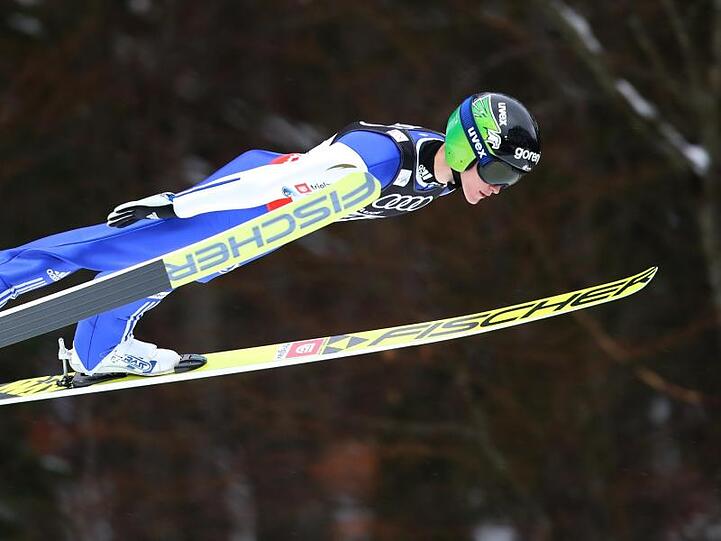 Peter Prevc aus Slowenien fliegt bei der Skiflug-Weltmeisterschaft in Oberstdorf. Foto: Karl-Josef Hildenbrand/Archiv
