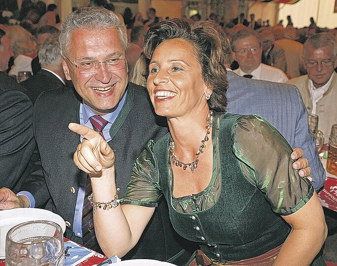 Guter Laune bei der Eröffnung des Berliner Oktoberfestes: die Minister Joachim Herrmann und Christine Haderthauer. Fotos: Mike Schmalz