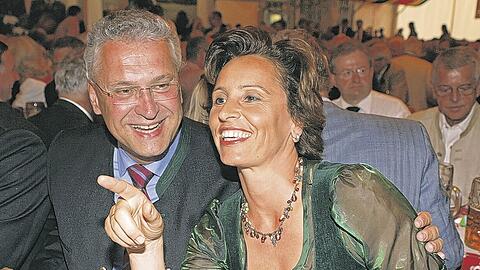 Guter Laune bei der Eröffnung des Berliner Oktoberfestes: die Minister Joachim Herrmann und Christine Haderthauer. Fotos: Mike Schmalz