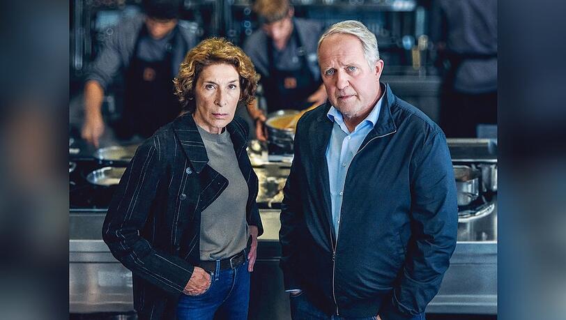 "Tatort: Messer": Bibi Fellner (Adele Neuhauser) und ihr Kollege Moritz Eisner (Harald Krassnitzer) in der Küche des Restaurants "Efeukron".