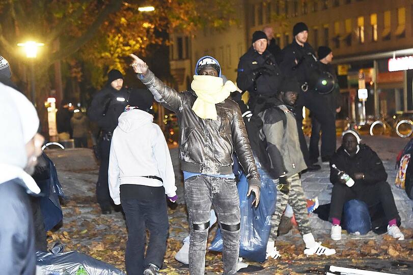 Am Freitagabend räumte die Polizei das Flüchtlingscamp am Sendlinger Tor. Die Bilder vom Einsatz.