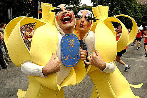 Bunt, schrill und ausgeflippt: Die CSD-Parade in München.