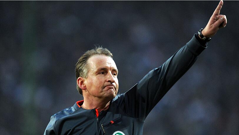 Schiedsrichter-Lehrwart Lutz Wagner sorgt sich um Diskussionen um vermeintliches Handspiel im Fußball.