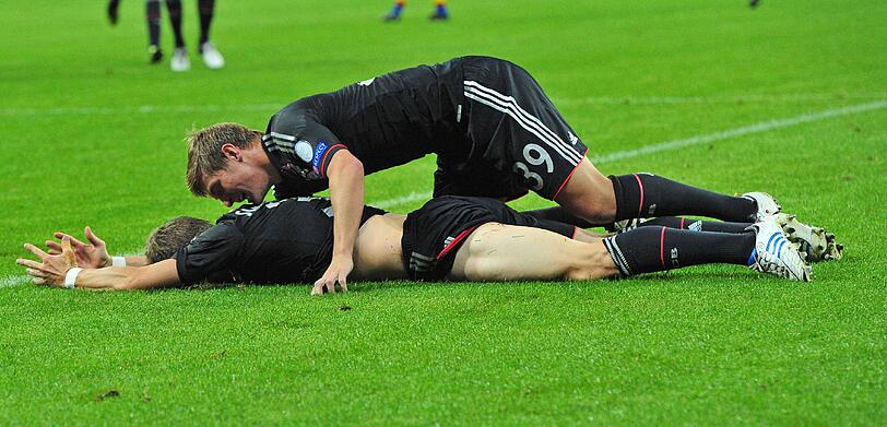 Er war irgendwie alles am Mittwoch: Bastian Schweinsteiger, der Rückkehrer, Erlöser, Spielmacher, Torschütze. Die Bilder