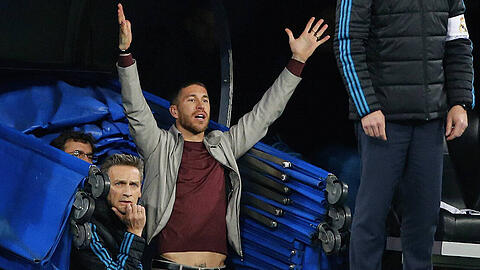 Der gesperrte Sergio Ramos während der Champions-League-Partie von Real Madrid gegen Juventus Turin.