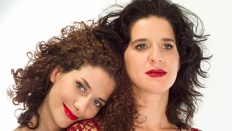 Geliebte Schwestern: Die Fabulous Stereo Sisters Anina und Anuschka Doinet. Geliebte Schwestern: Die Fabulous Stereo Sisters Anina und Anuschka Doinet.