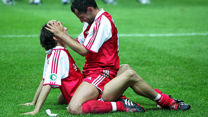 Auch mit Hasan Salihamidzic konnte Scholl immer gut. Hier eine Aufnahme vom (gewonnen) Pokalfinale 2005.