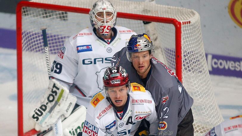 Man kennt sich bereits: Blake Parlett (M.) spielte in der Saison 2017/18 für Berlin.
