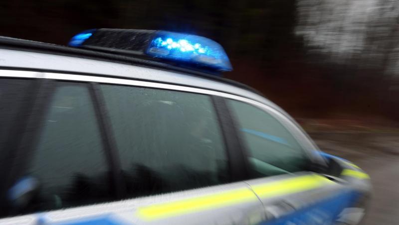 Ein Streifenwagen der Polizei im Einsatz. Foto: Karl-Josef Hildenbrand/dpa/Symbolbild Ein Streifenwagen der Polizei im Einsatz. Foto: Karl-Josef Hildenbrand/dpa/Symbolbild