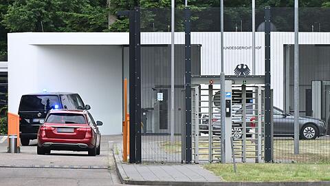 Die Beschuldigten sollen am Mittwoch in Karlsruhe vorgeführt werden.