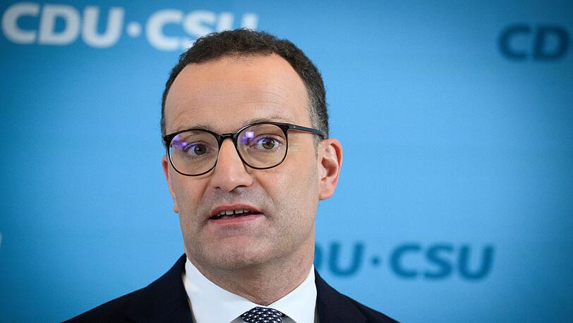 Aus dem Umfeld des Unionsfraktionschefs hei&szlig;t es: "Jens Spahn leitet grunds&auml;tzlich aus seinem Privatleben keine politischen Forderungen ab." (Archivbild)