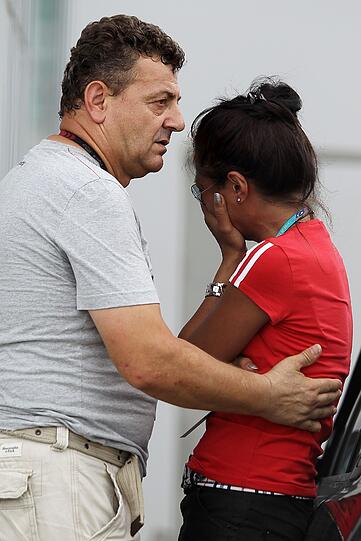 Simoncellis Mutter weint um ihren Sohn, der in Sepang tödlich verunglückte.