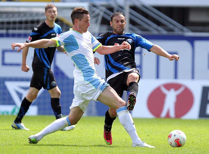 Immer ein Schritt zu spät. Die Löwen um Rob Friend verlieren in Paderborn mit 0:2
