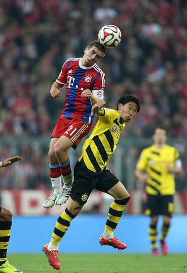 PHILIPP LAHM - NOTE 3 - Quirlig, zweikampfstark, Lahm eben. Der Kapitän trug großen Anteil daran, dass Dortmund im Zentrum kaum zur Entfaltung kam. Rutschte beim ersten Elfer aus und verschoss.