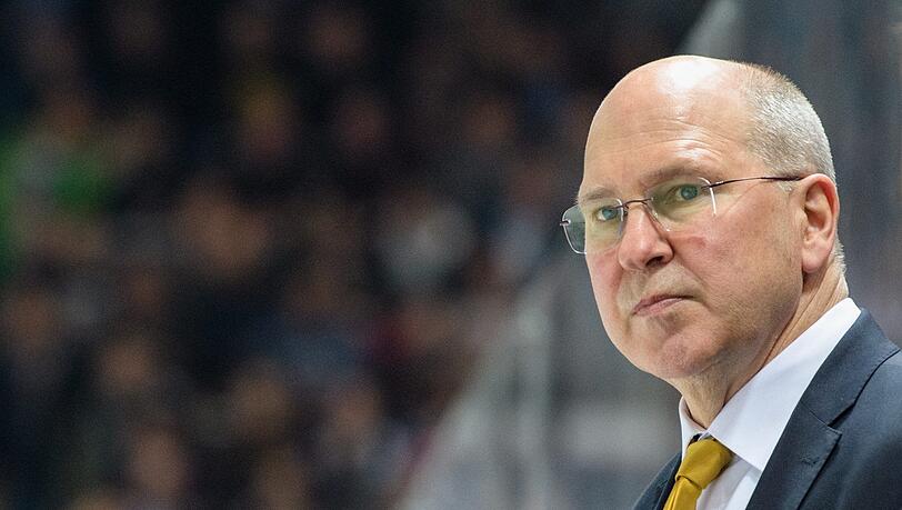 Don Jackson ist seit Mai 2014 Chefcoach des EHC Red Bull München und mit acht deutschen Meisterschaften der erfolgreichste Trainer der DEL-Geschichte. Don Jackson ist seit Mai 2014 Chefcoach des EHC Red Bull München und mit acht deutschen Meisterschaften der erfolgreichste Trainer der DEL-Geschichte.