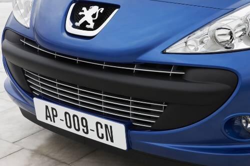 Freche Schauze: Die Front des Peugeot 206+ wurde aufgefrischt.