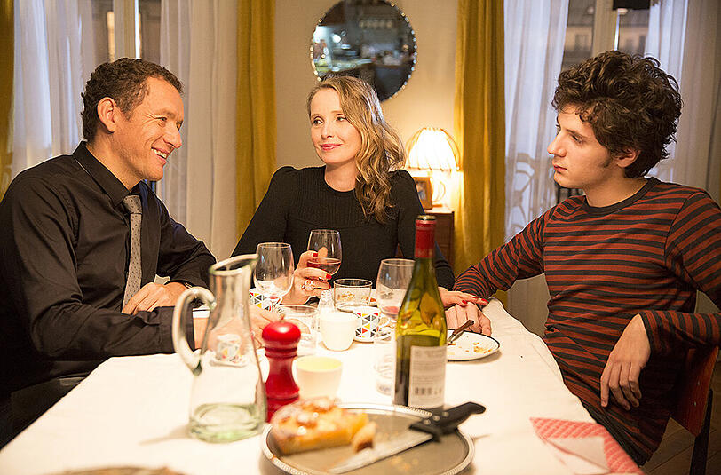 Mama Violettes (Julie Delpy) Neuer (Dany Boon) hat schlechte Karten bei Sohn Lolo (Vincent Lacoste).