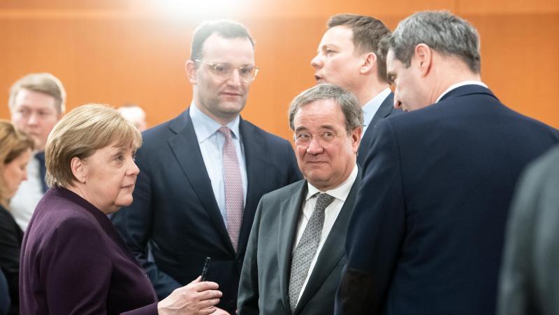 Angela Merkel (CDU), Armin Laschet (CDU, 2.v.r) und Markus Söder (CSU, r). Foto: Bernd von Jutrczenka/dpa/Archivbild Angela Merkel (CDU), Armin Laschet (CDU, 2.v.r) und Markus Söder (CSU, r). Foto: Bernd von Jutrczenka/dpa/Archivbild