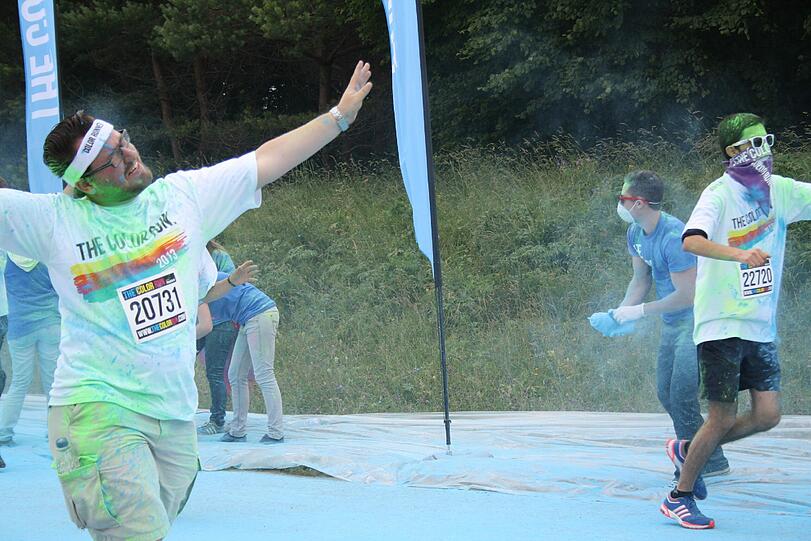 Bunter geht's nicht: Der Color Run in Riem. Die Bilder.