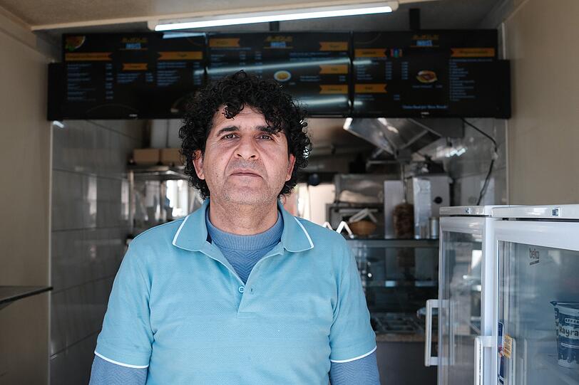 Imbiss-Betreiber Ibrahim Daoud st&ouml;rt die Baustelle sehr.