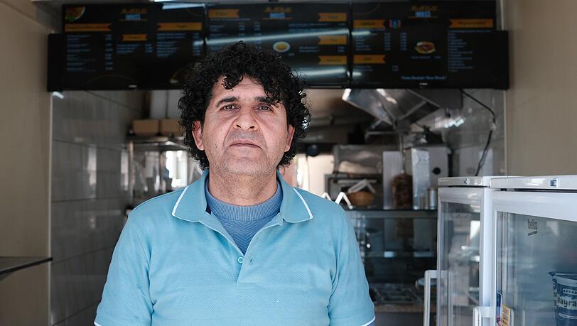 Imbiss-Betreiber Ibrahim Daoud st&ouml;rt die Baustelle sehr.