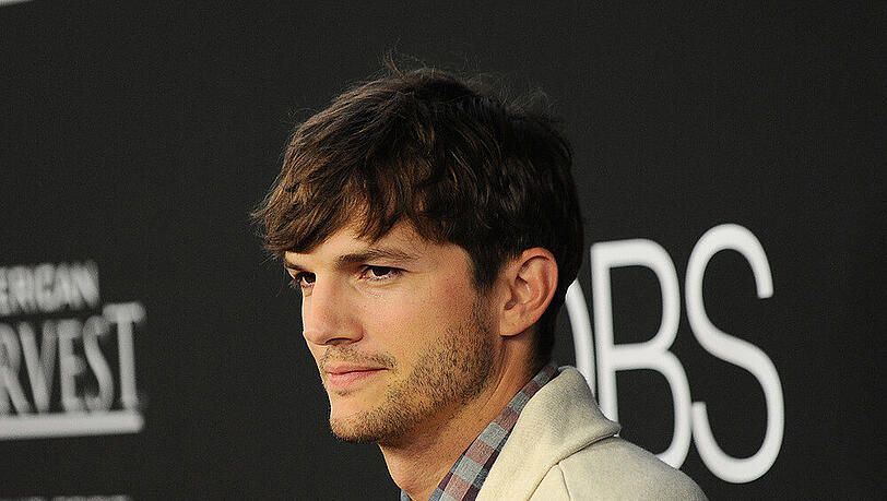 Ashton Kutcher besitzt eine "Penis-Prothese" Ashton Kutcher besitzt eine "Penis-Prothese"