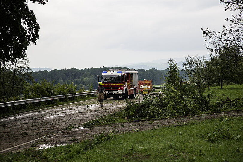 Schwere Unwetter im Berchtesgadener Land sorgten am Samstag für reichlich Chaos auf den Straßen. Die Bilder.