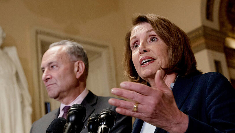 Die demokratischen Fraktionsvorsitzenden in Abgeordnetenhaus und Senat, Nancy Pelosi und Chuck Schumer. Die demokratischen Fraktionsvorsitzenden in Abgeordnetenhaus und Senat, Nancy Pelosi und Chuck Schumer.