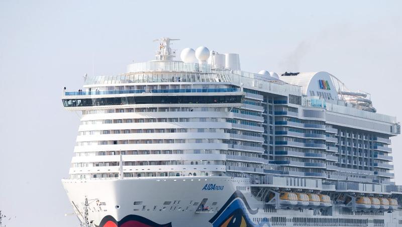 Das Kreuzfahrtschiff "AIDAnova". Das Kreuzfahrtschiff "AIDAnova".
