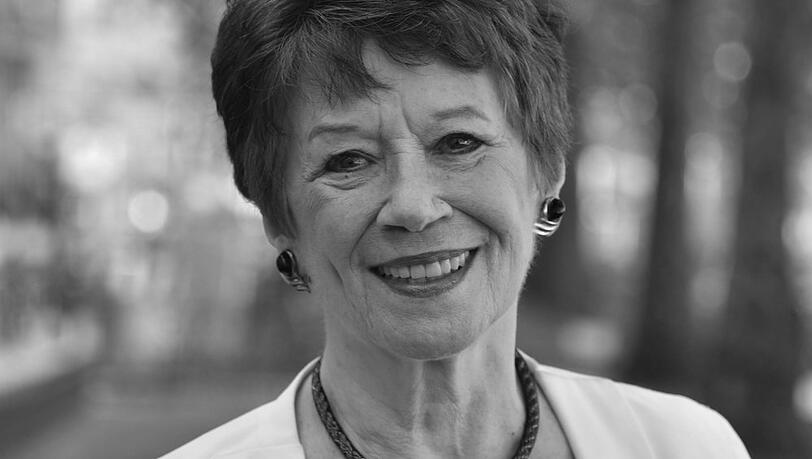 Die bekannte Schauspielerin Lotti Krekel ist im Alter von 81 Jahren verstorben.