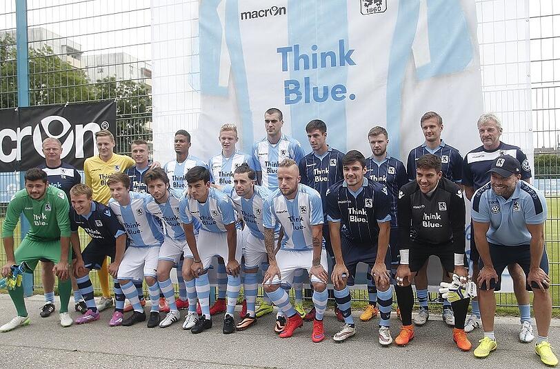 Hier wurde es vorgestellt, das neue Löwen-Leiberl: Der TSV 1860 in den neuen Heim- und Auswärtstrikots.