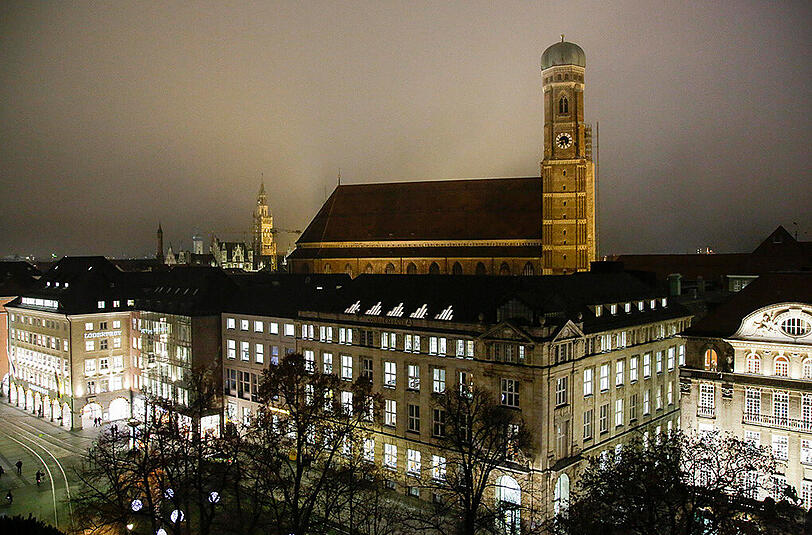 Der Ausblick von der neuen "Polar"-Bar im Bayerischen Hof.